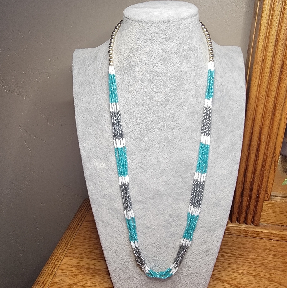 ☀️SALE Glass And Silver-tone Beaded Necklace in Turquoise, White and Silver